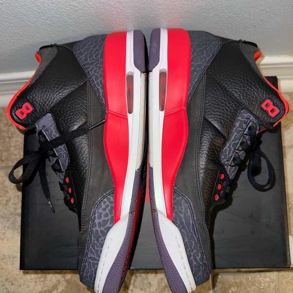 New With Box Men’s Size 10.5 Jordan Black and Red “Crimson” Athletic Shoes - Picture 3 of 5